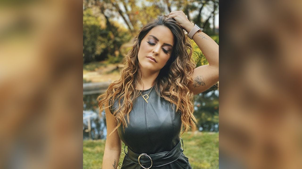 Patty López de la Cerda anuncia salida a la playa en bikini frente al espejo