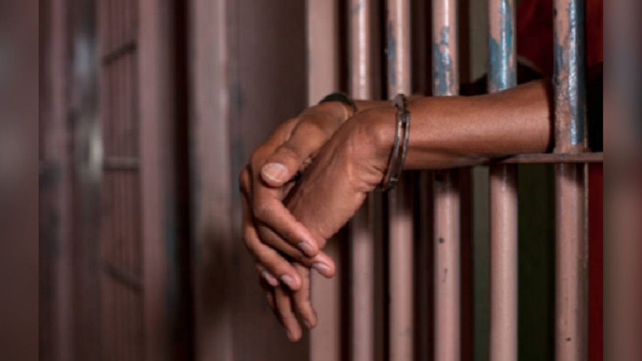 Agentes arrestan a sujeto tras intentar secuestrar a una niña en Iztapalapa