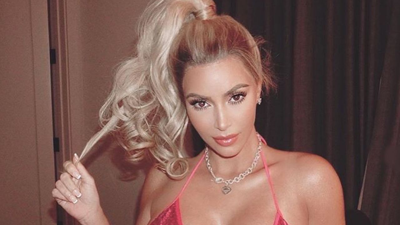 Kim Kardashian es captada con infartante bikini desde Cabo San Lucas