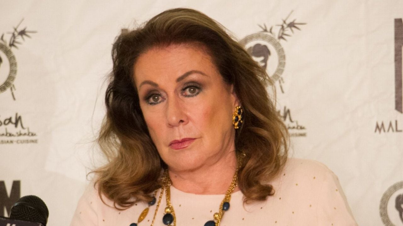 Redes sociales ‘crucifican’ a Laura Zapata por maldecir al nieto de AMLO