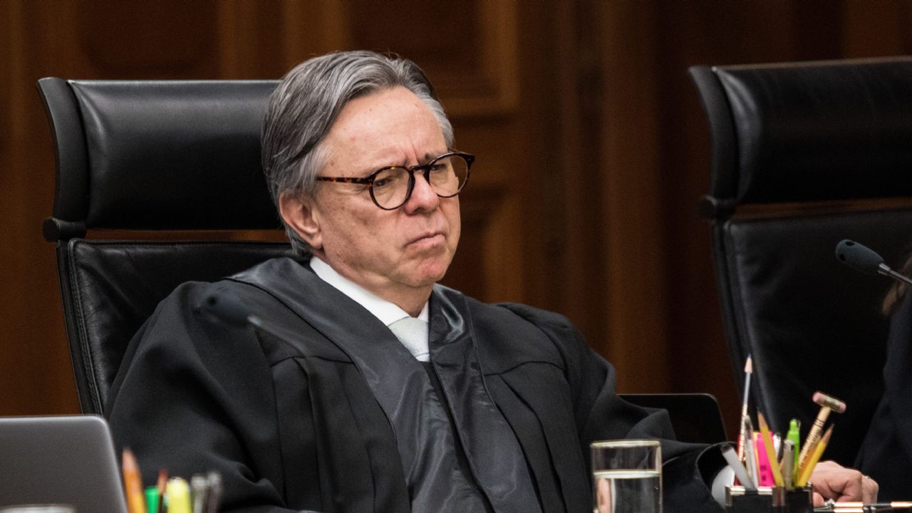 Exhiben carta de renuncia de Eduardo Medina Mora, exministro de la SCJN