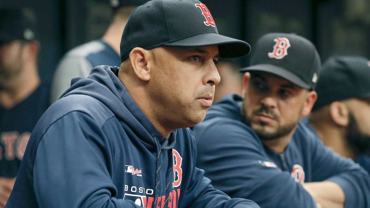 Alex Cora despedido por Red Sox tras escándalo de robo de señales