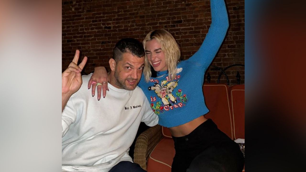 “No puede ser”: Dua Lipa enloquece al mostrar que se realiza un tatuaje