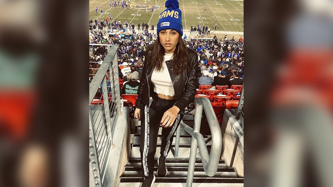 Keyla Caputo deleita pupilas al pasear alrededor del mar en traje de baño