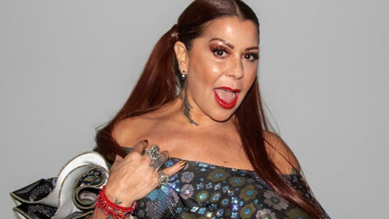 FOTO: Alejandra Guzmán alarma al aparecer dentro de cámara hiperbárica