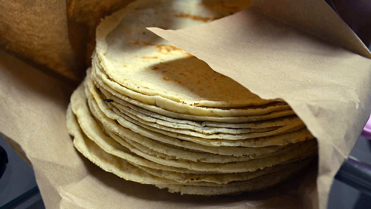 Este es el gran incremento que registra la tortilla en el año; rebasa los 20 pesos