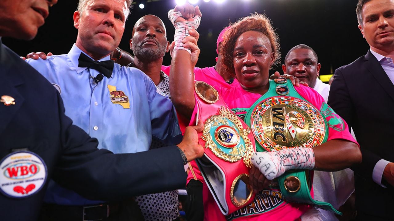 VIDEO: Boxeadora estadounidense pierde su peluca en plena pelea