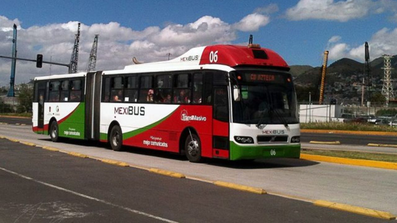 Una anciana y una joven son detenidas por robar celulares en autobús