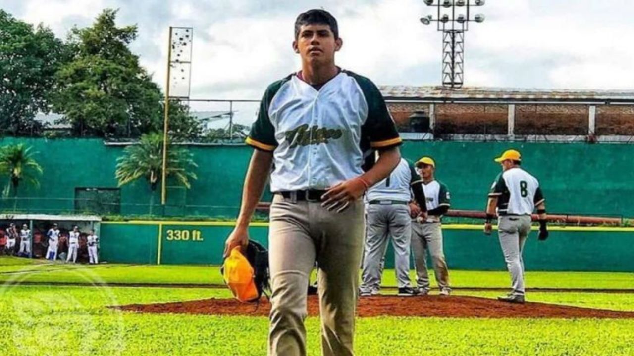Otro prospecto mexicano se enrola con un equipo de las Grandes Ligas