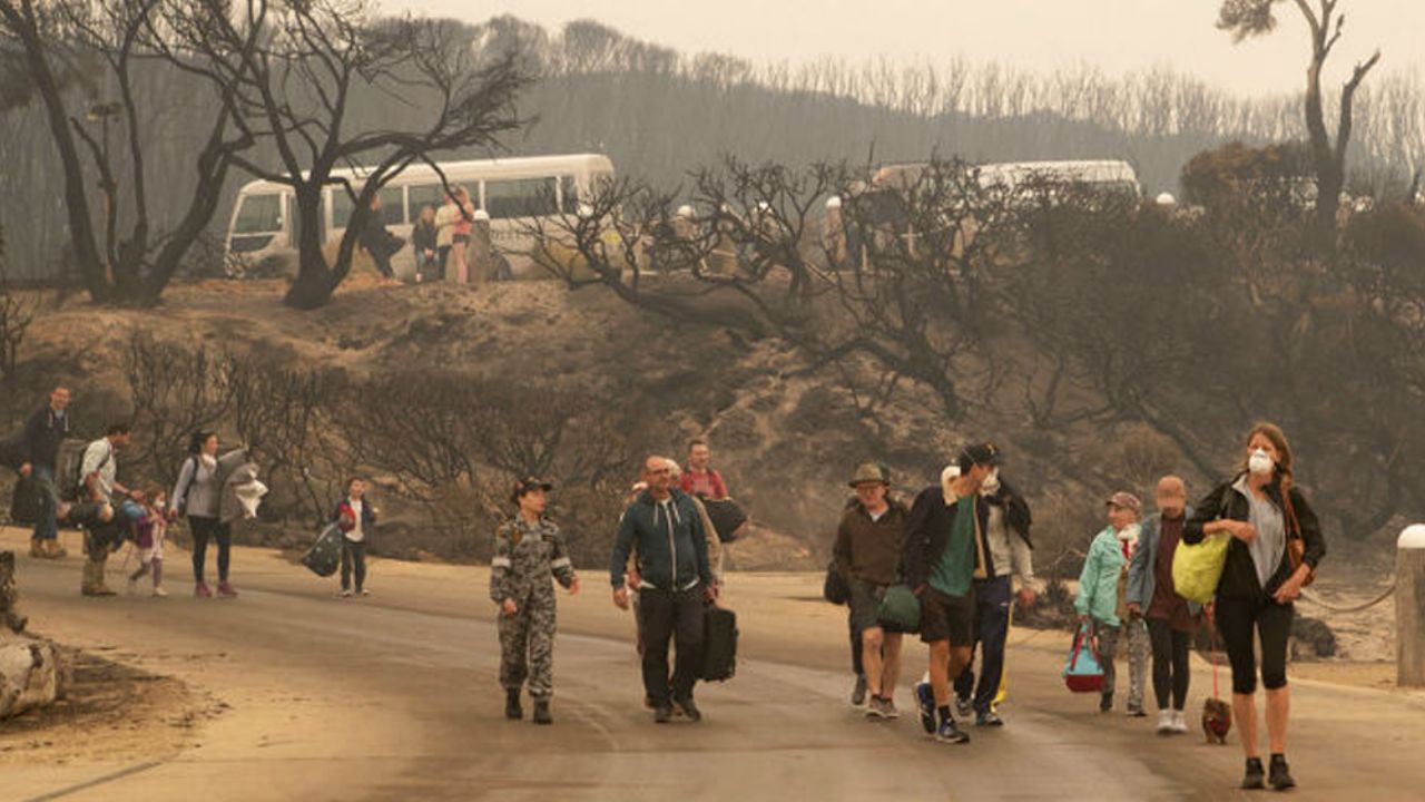 La esperanza llega a Australia con lluvias para combatir los incendios