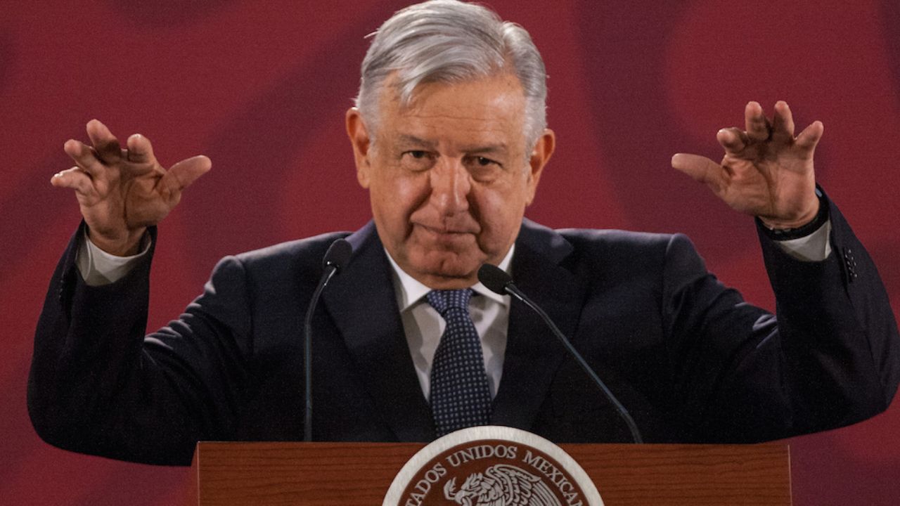 “Es por la corrupción”: AMLO revela que hay 300 hospitales abandonados
