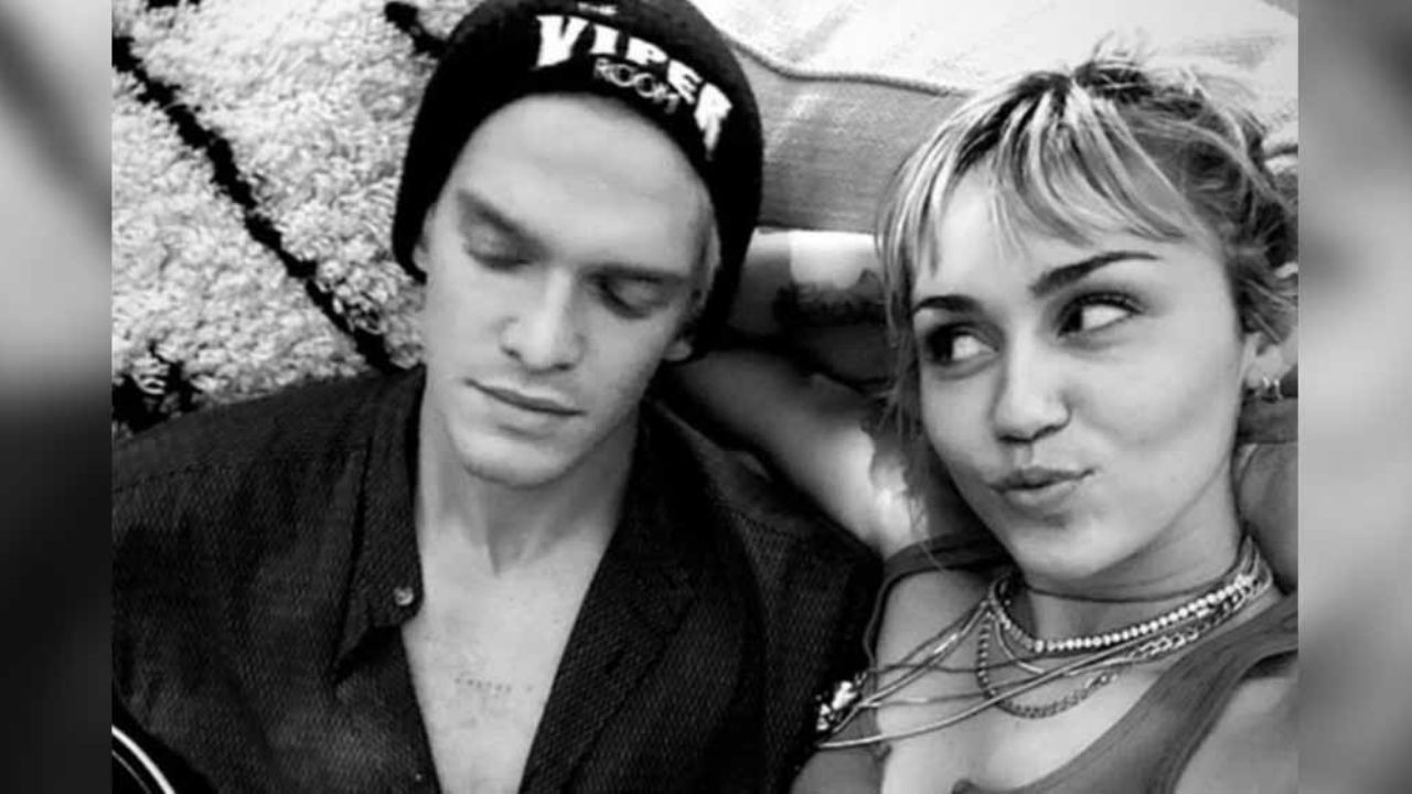 VIDEO: ¡Al desnudo! Miley deja poco a la imaginación al ejercitarse con su novio