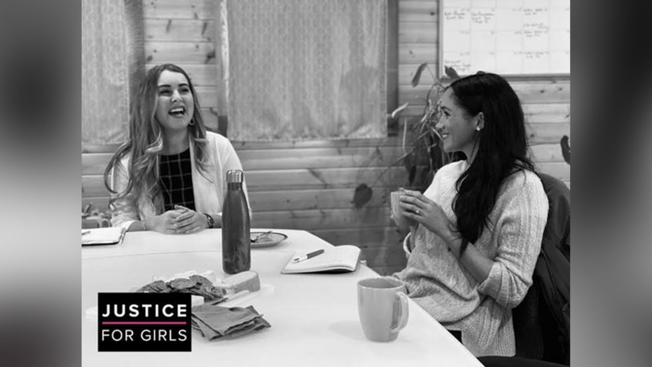 Meghan Markle aparece nuevamente en organización benéfica para la mujer