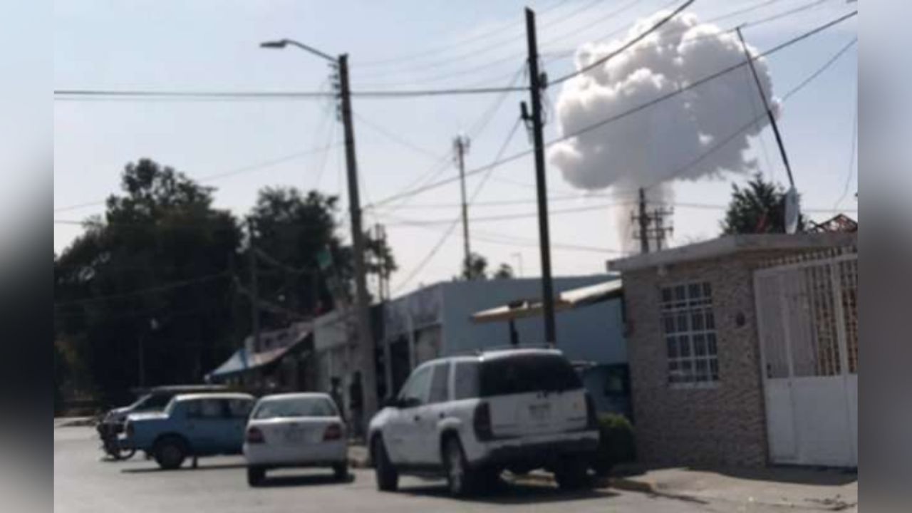 VIDEO: Explosión de pirotecnia deja un muerto y un herido en Zumpango
