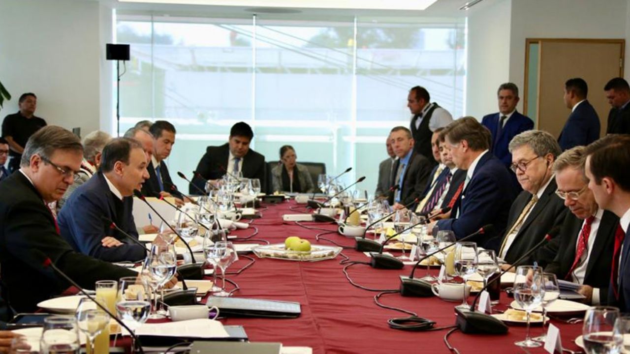 Gobiernos de México y EU acuerdan plan para reducir el crimen organizado