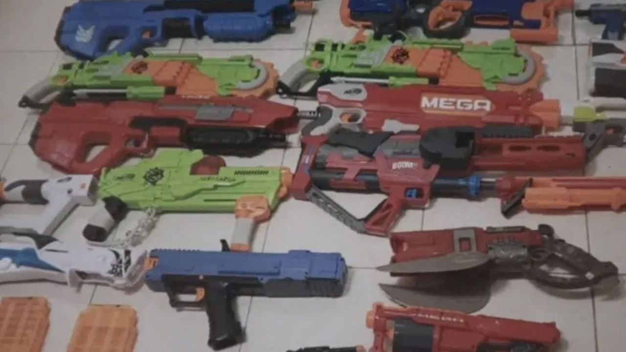 “Ya valió mad…, se la chin… con mi arma”: Abuelo del niño gatillero