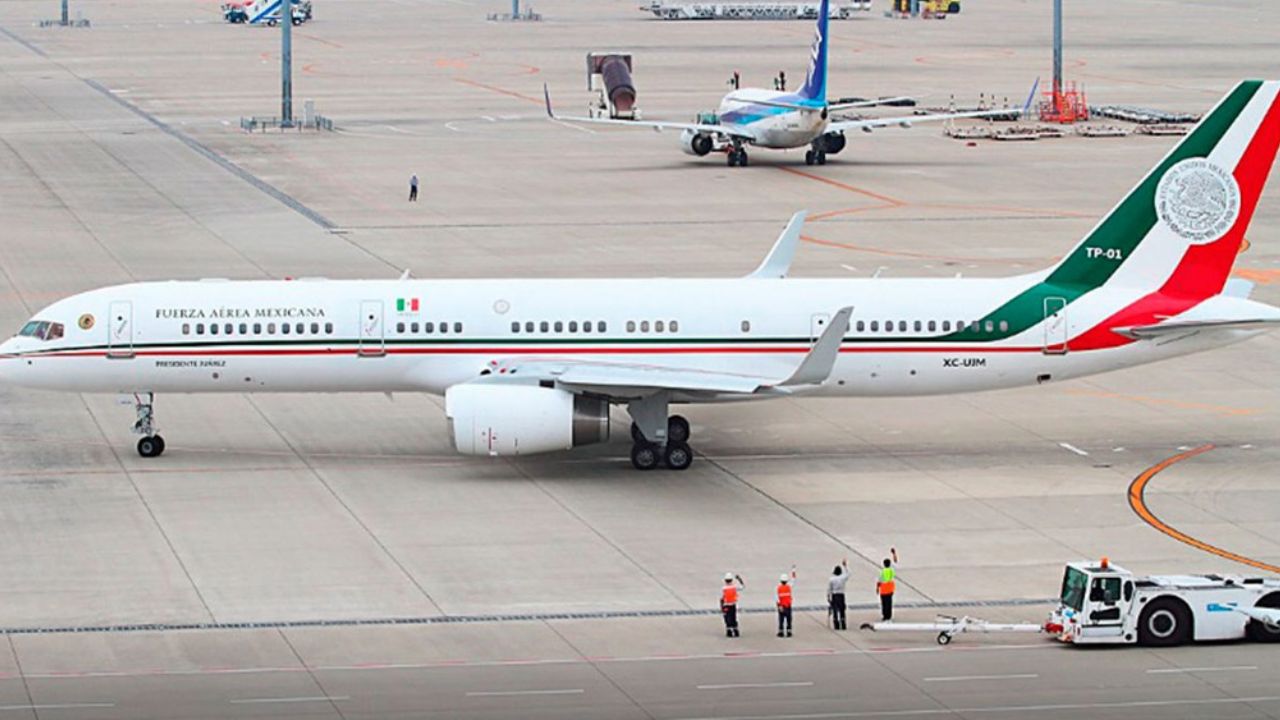 AMLO desata ‘avalancha’ de memes tras anunciar rifa del avión presidencial