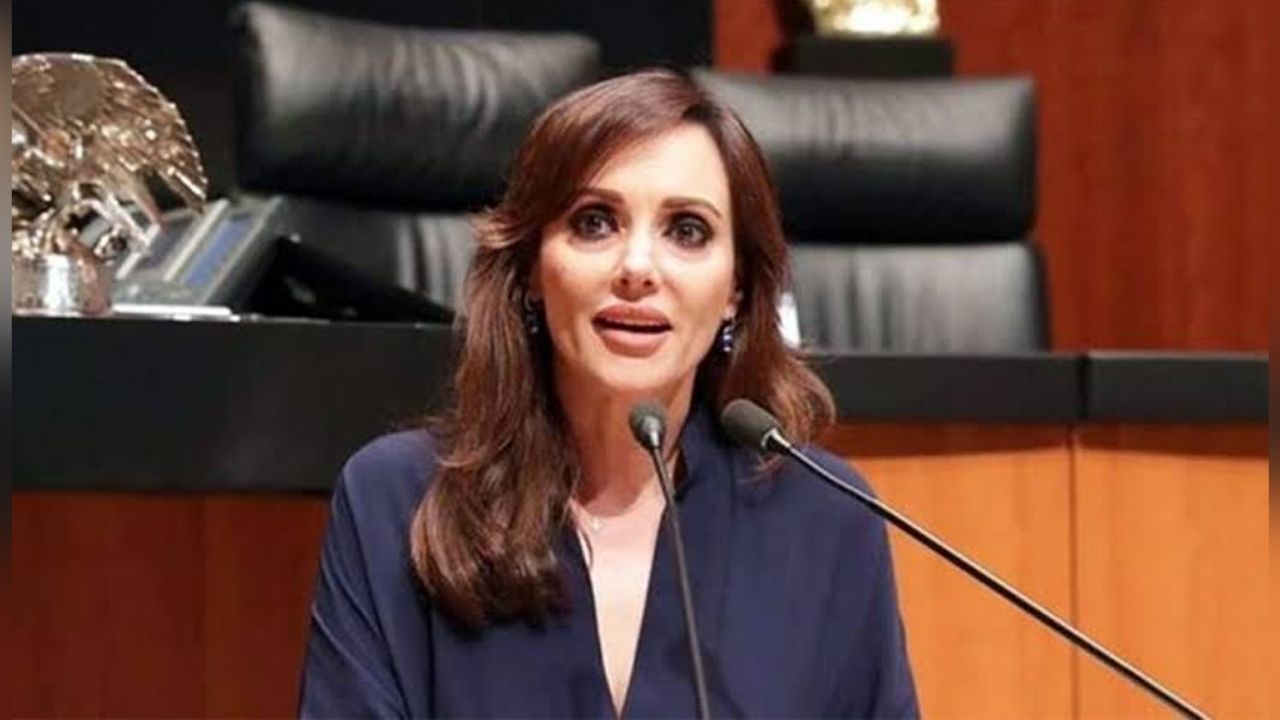 “La verdadera amenaza son sus fotos en el baño”: Lilly Téllez responde a Noroña