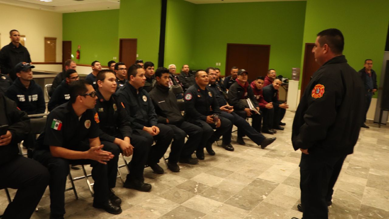 Bombero acusado de huachicoleo es dado de baja de la corporación