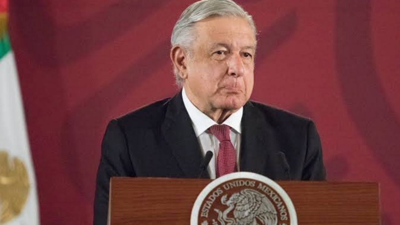 “‘Javi Noble’ y AMLO harían negocio”: Enlazan rifa de avión y película