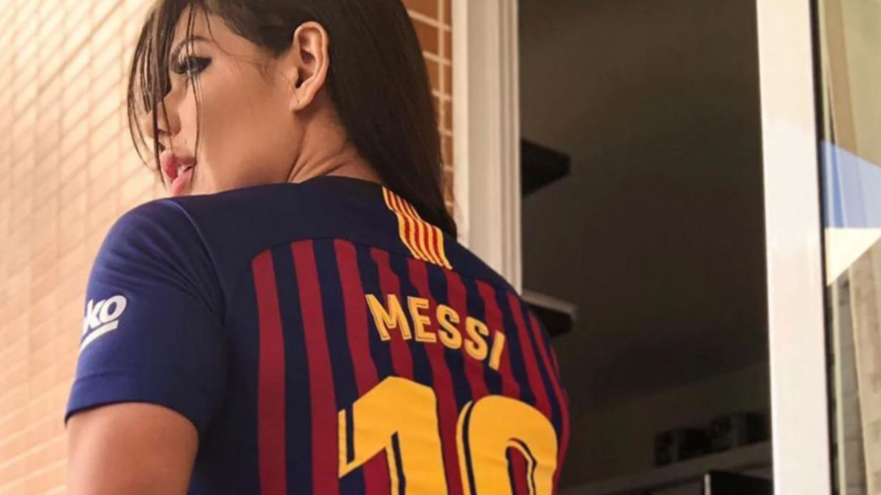 Suzy Cortez se atreve a todo y se tatúa la cara de Messi cerca de zona íntima