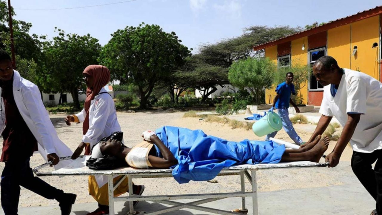 Atentado suicida deja al menos 4 muertos y más de 20 heridos en Somalia