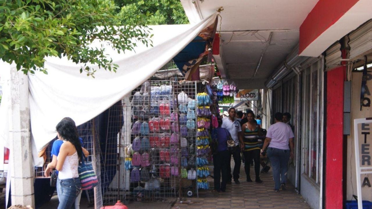 La mitad de vendedores ambulantes se retira del primer cuadro de Obregón