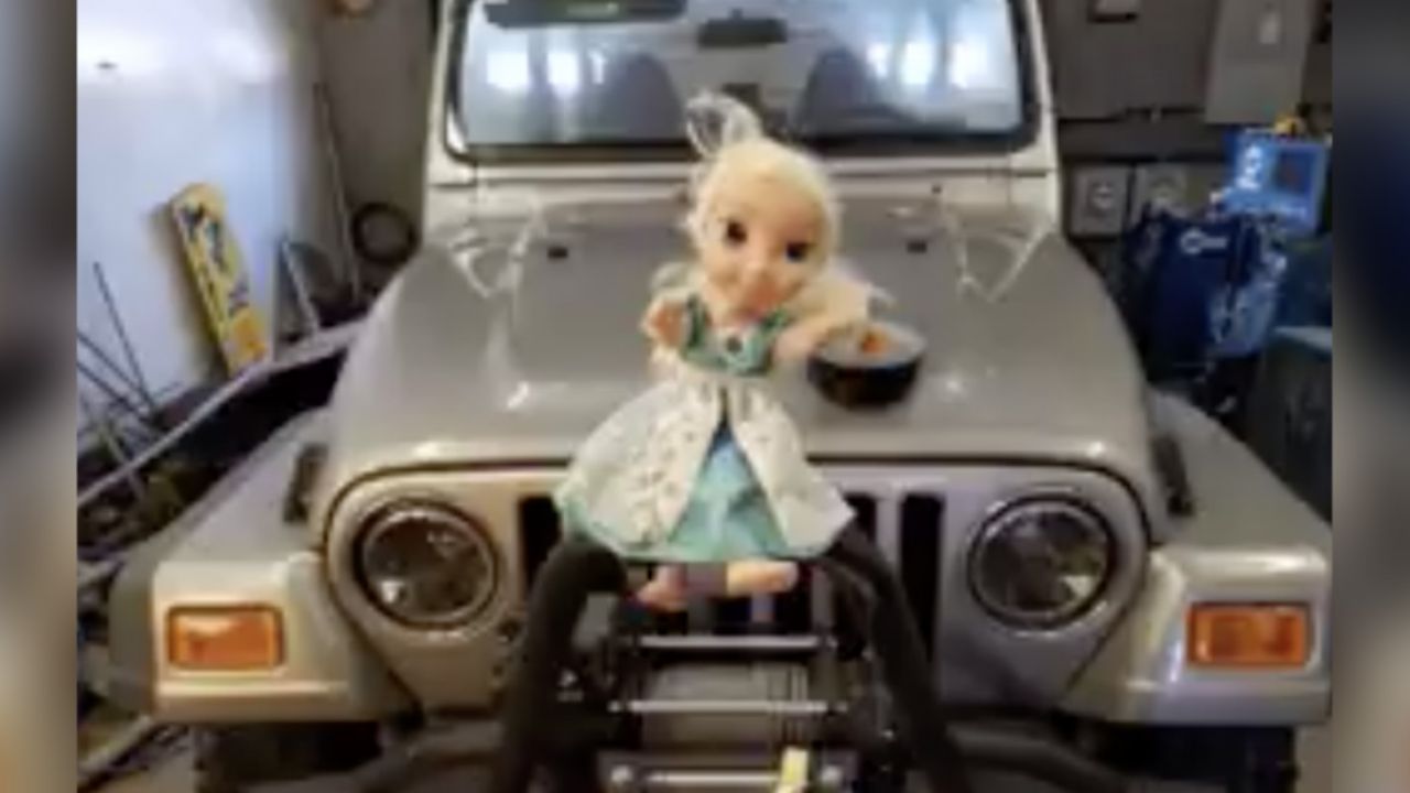 VIDEO: Historia de muñeca de Frozen “poseída” desata terror en Facebook