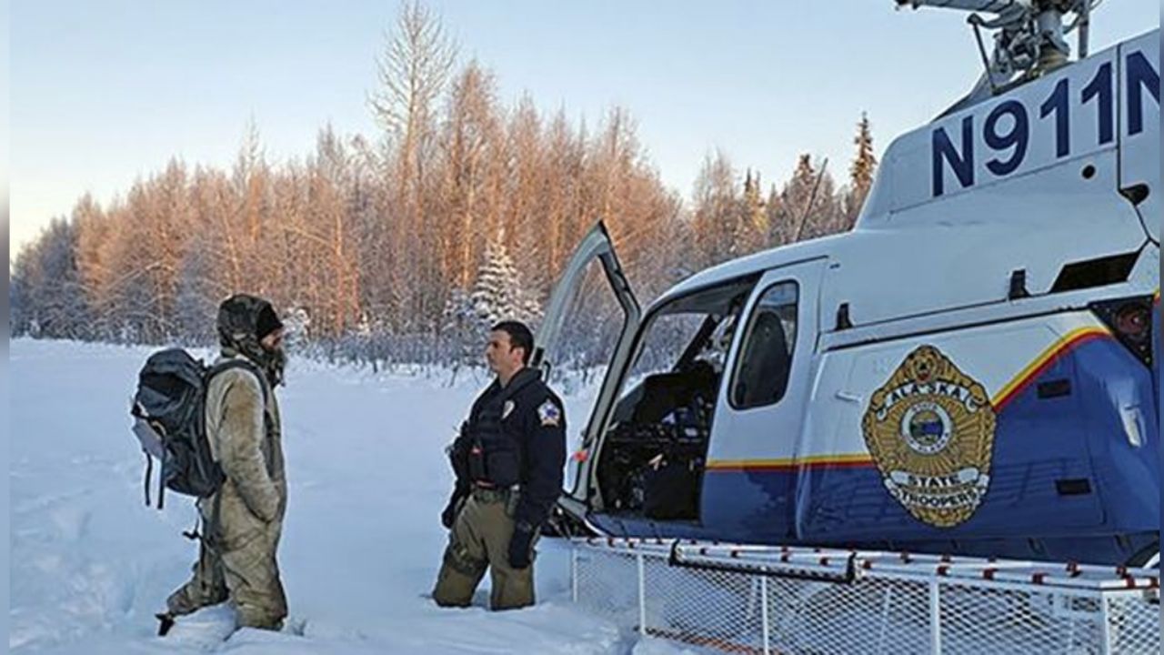 Hombre se pierde durante tres semanas en Alaska; hace esto para sobrevivir