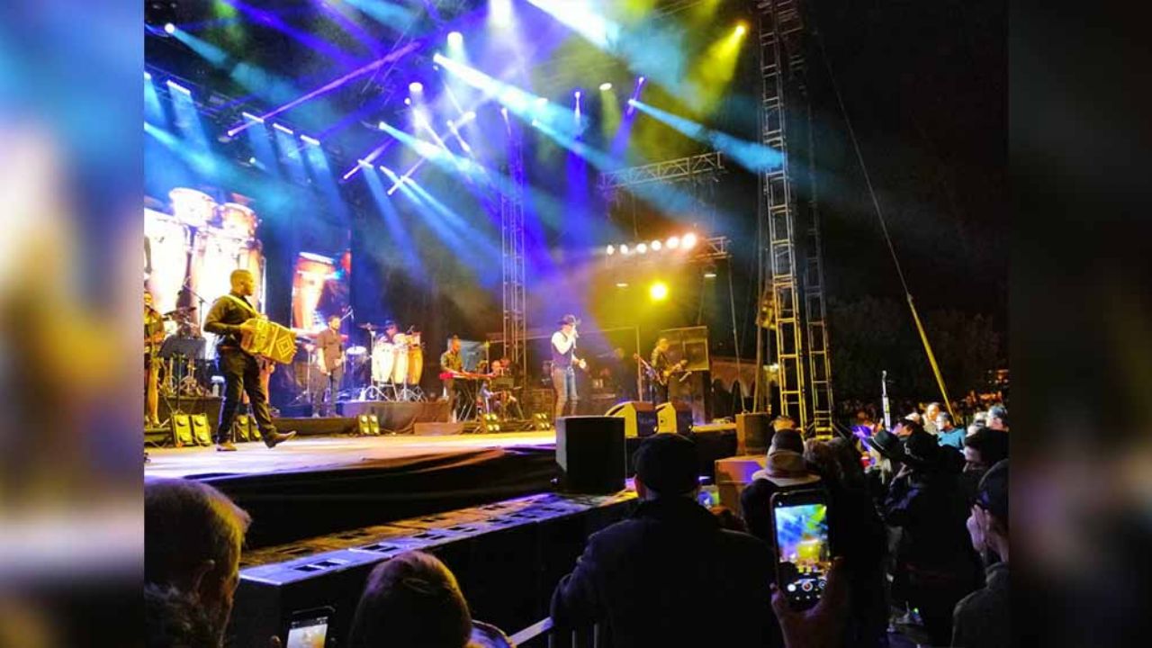 Yahir deja a Álamos ‘Alucinado’ con su primer concierto en el FAOT 2020