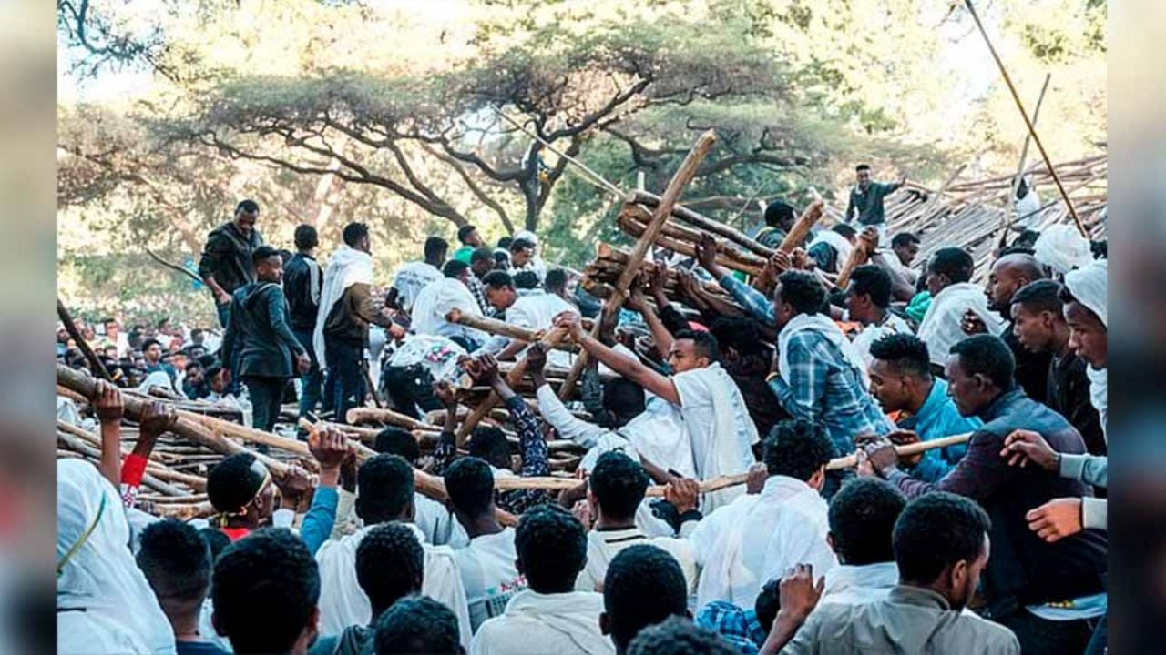 Etiopía: 10 muertos y cientos de heridos tras caerse asientos en festival religioso