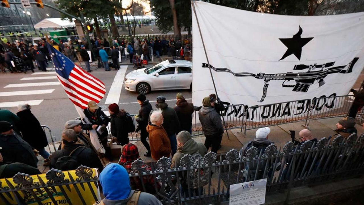 FOTOS: Bajo máxima tensión, inicia mitin a favor de armas en EU