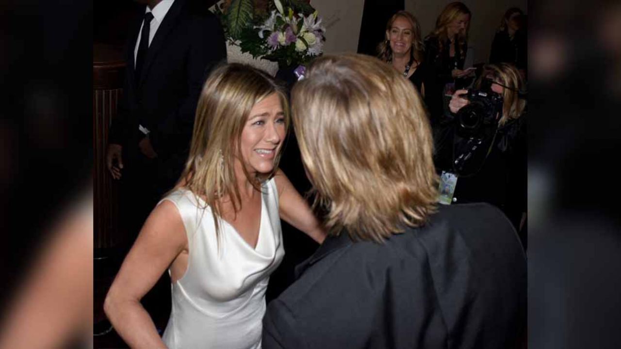 VIDEO: Jennifer Aniston habla de clip en el que Brad la ve recibir un premio