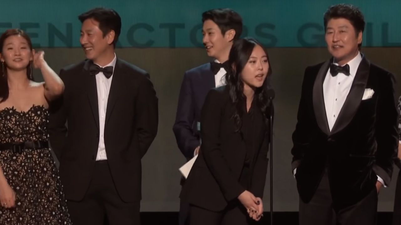 Elenco de la cinta ‘Parasite’ recibe ovación de pie en los SAG Awards