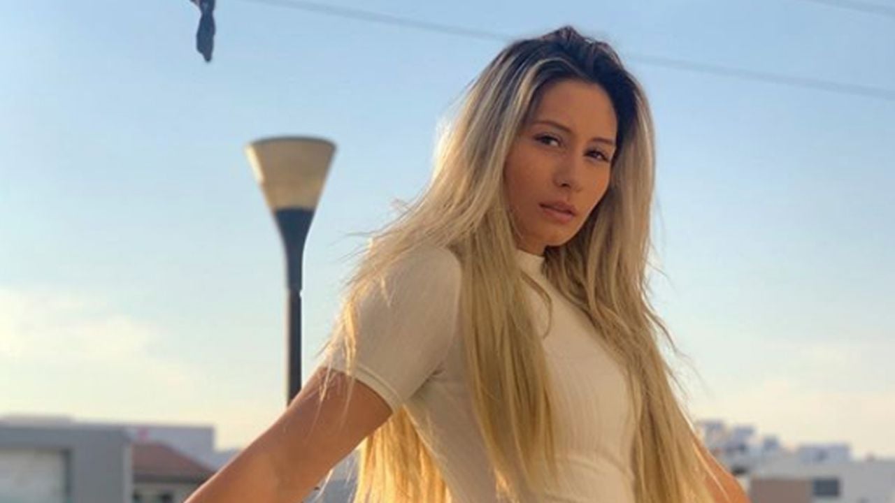 VIDEO: Issa Vegas seduce a sus fans con encarnados leggings de ‘Superman’