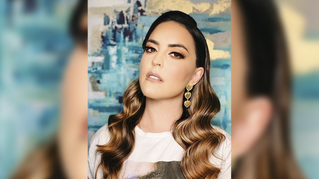 Patty López de la Cerda complace pupilas desde su habitación en bikini