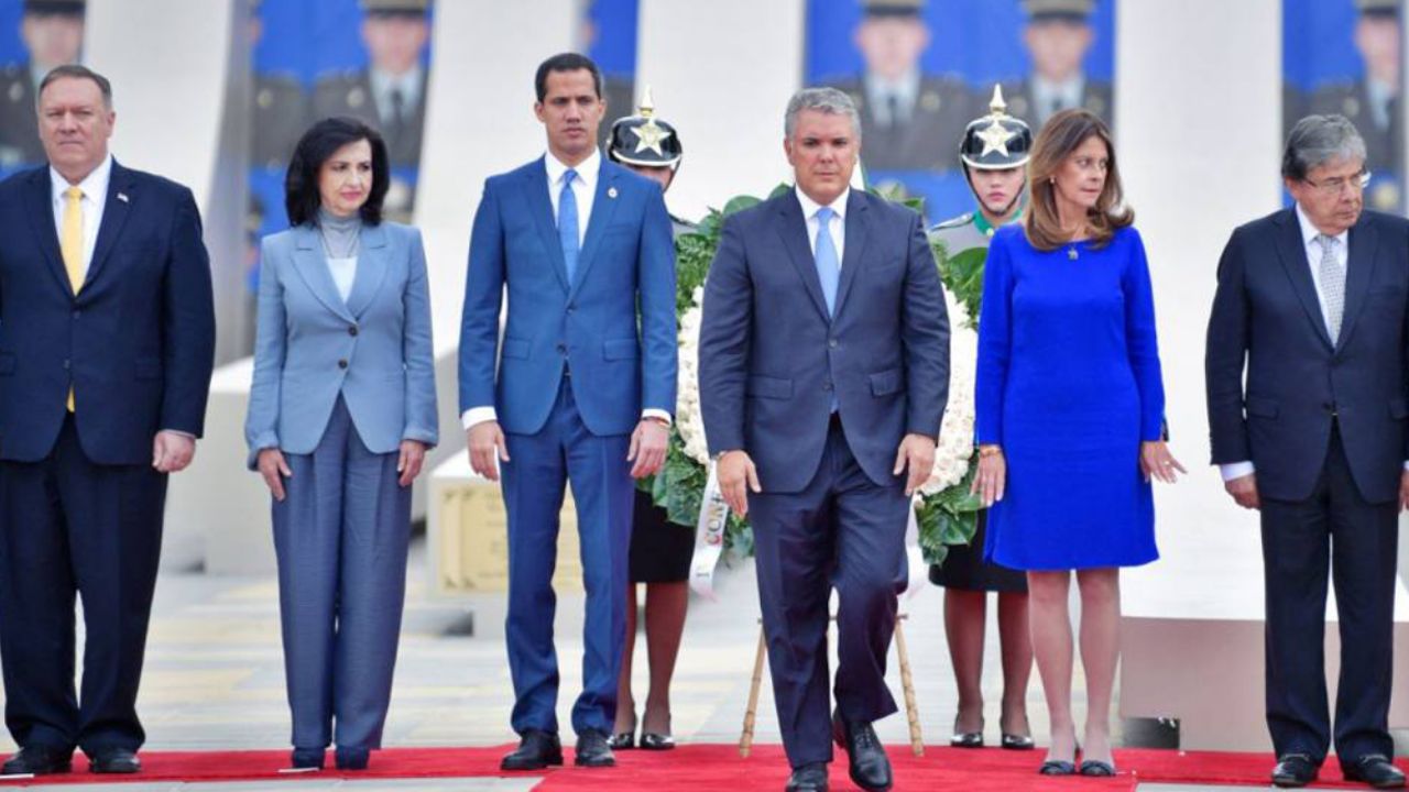 Mike Pompeo respalda la lucha de Guaidó tras su reunión en Colombia