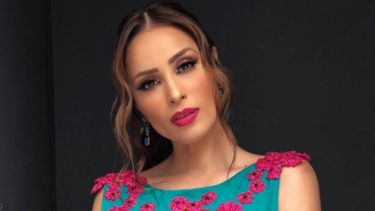 Cynthia Rodríguez debuta como empresaria: La conductora de ‘VLA’ lanza su línea de cosméticos