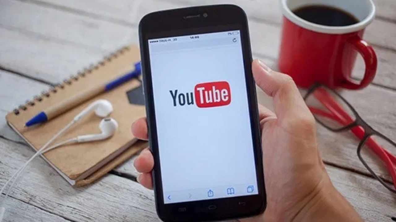 Así escucharías música desde YouTube con la pantalla bloqueada de tu celular