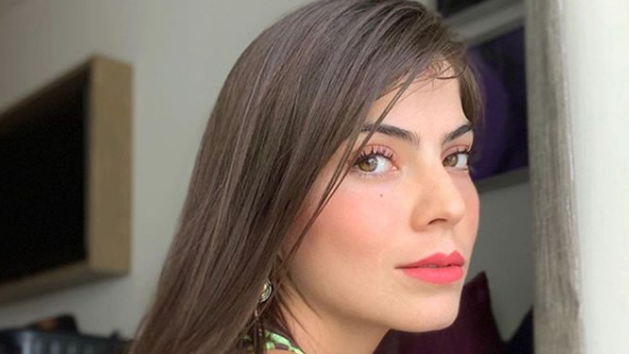 Esmeralda Ugalde, hermana de Ana Bárbara, sorprende con ajustado short