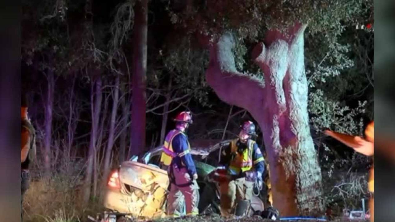 3 jóvenes mueren en accidente; chofer los habría seguido y embestido