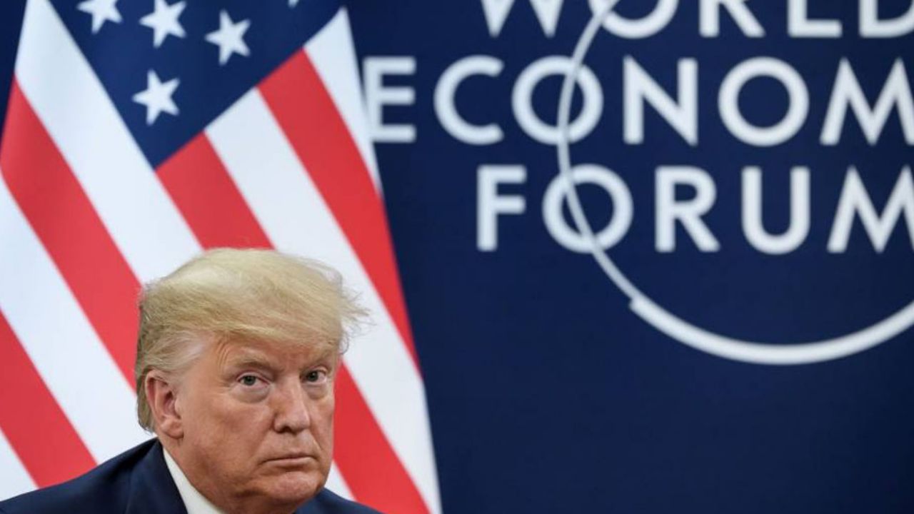 Arranca ‘impeachment’ contra Trump mientras él inicia campaña en Davos