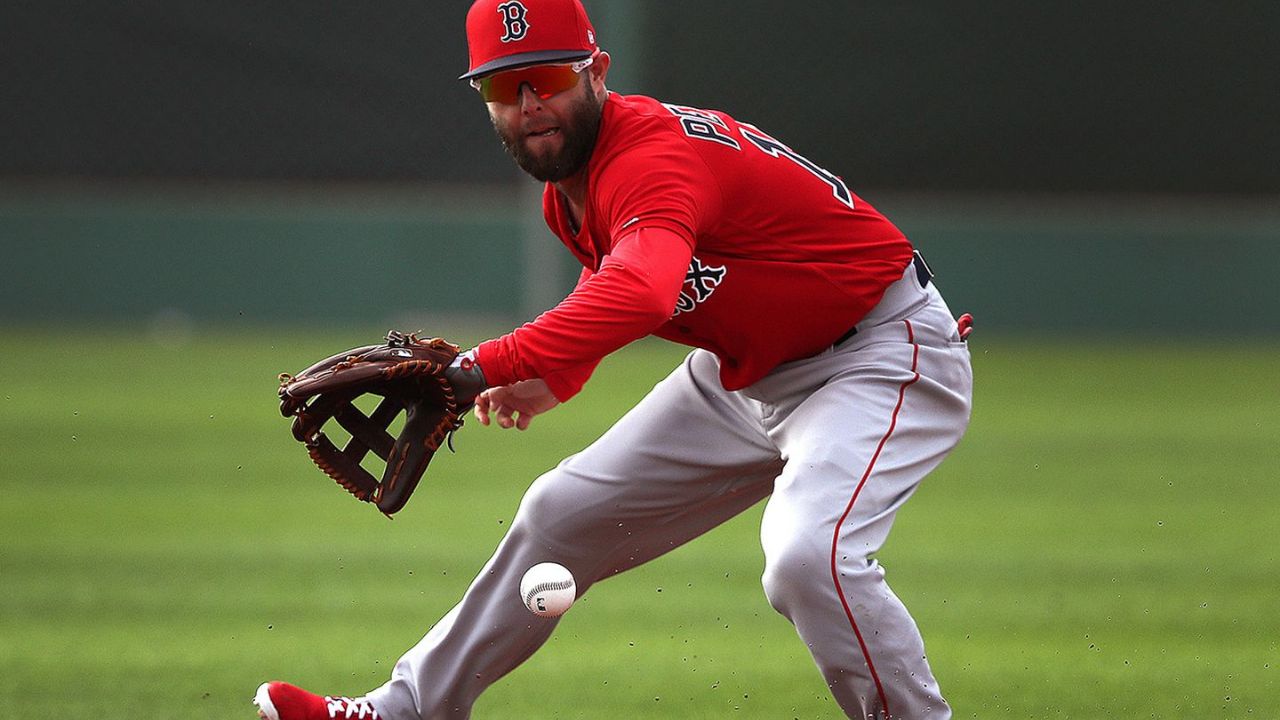 Dustin Pedroia se vuelve a lesionar y su futuro en Grandes Ligas es incierto