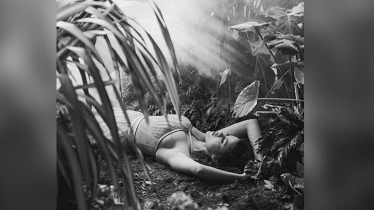 “No usa ropa interior”: Selena Gomez enseña de más con transparente vestido