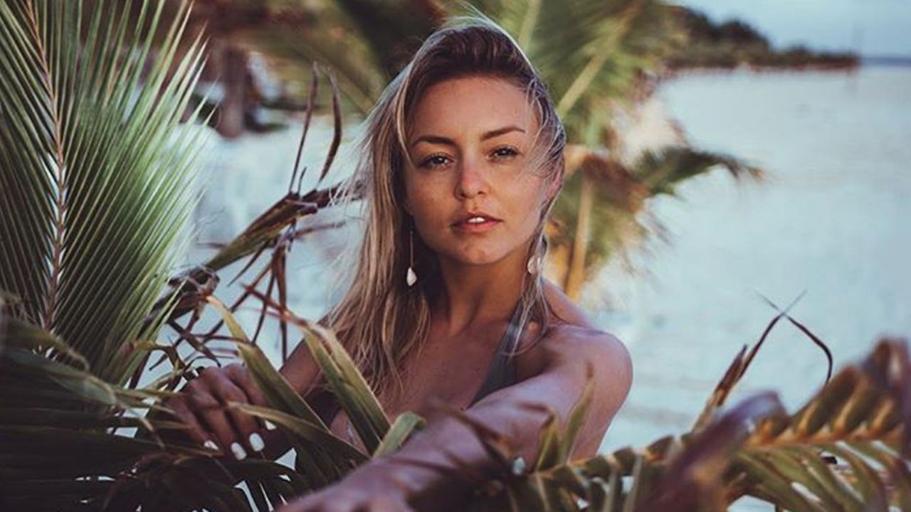 Angelique Boyer posa con sensual bikini desde las playas de Quintana Roo
