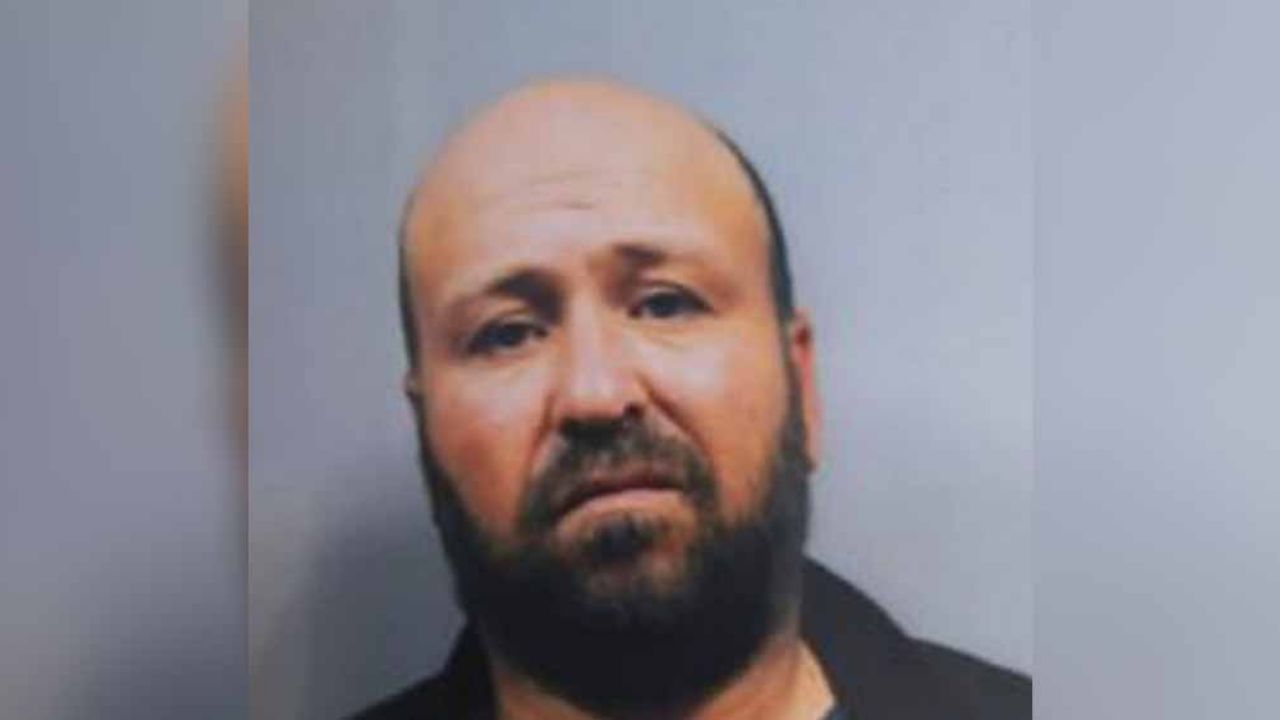 Apuñalan a mamá frente a sus hijos; la hallaron con un cuchillo en el pecho