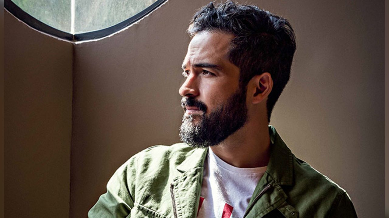 Alfonso Herrera, exintegrante de RBD, da detalles de un nuevo proyecto