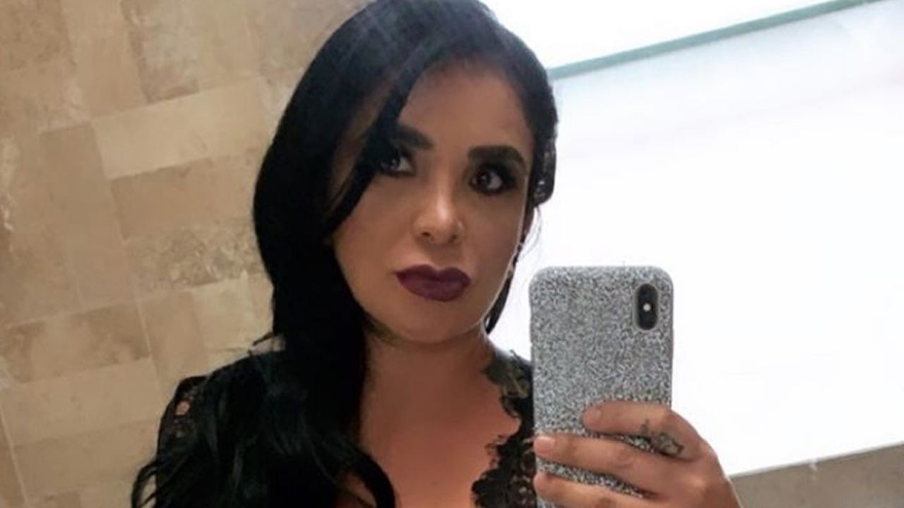 VIDEO: ‘Wanders Lover’ restriega su descarado escote en la cámara