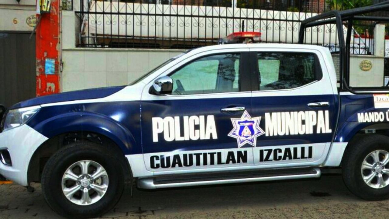 VIDEO: Gatillero ejecuta a 2 hombres dentro de barbería en Cuautitlán