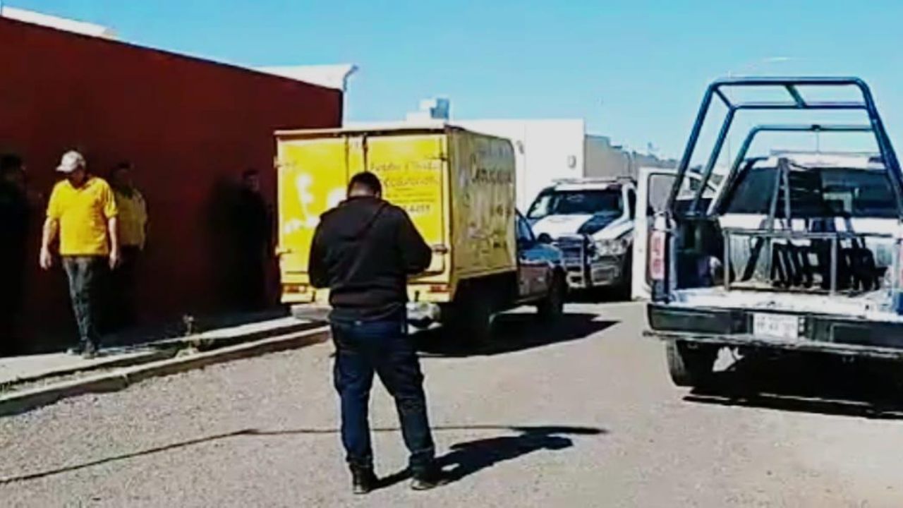 Vehículo repartidor de pan es robado; la Policía lo recupera minutos después